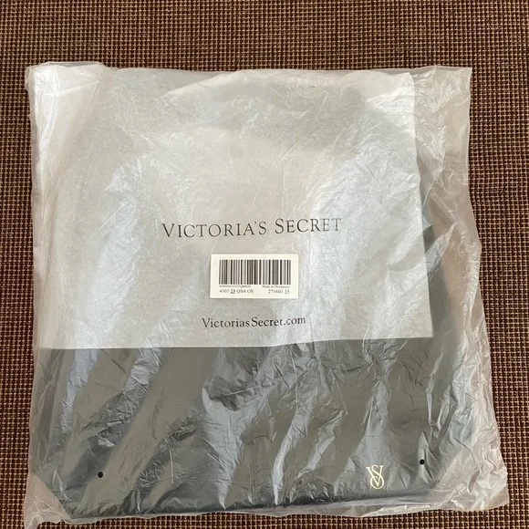 NEW Victoria's Secret Chic Black Faux Leather Slouchy Bow Hobo Shoulder Bag 2026 - Picture 6 of 10